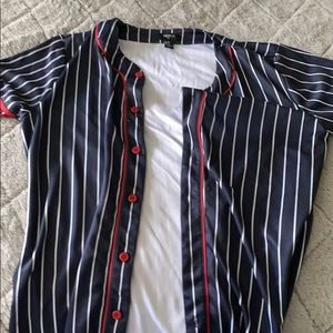 XL men’s baseball shirt